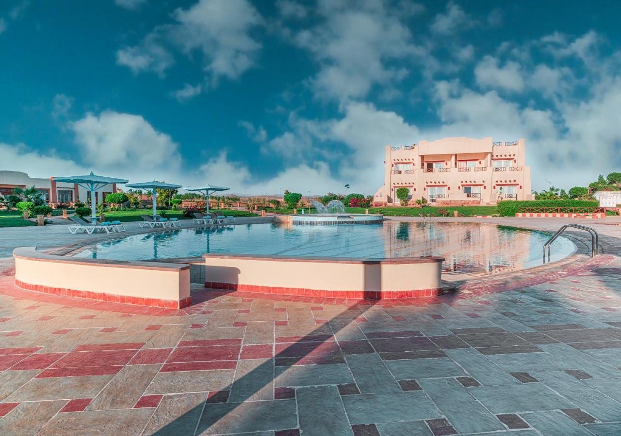 Laguna Beach Marsa Allam Hotel Marsa Alam Buitenkant foto